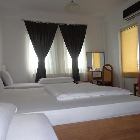 Hotel Rio Pristina Buitenkant foto