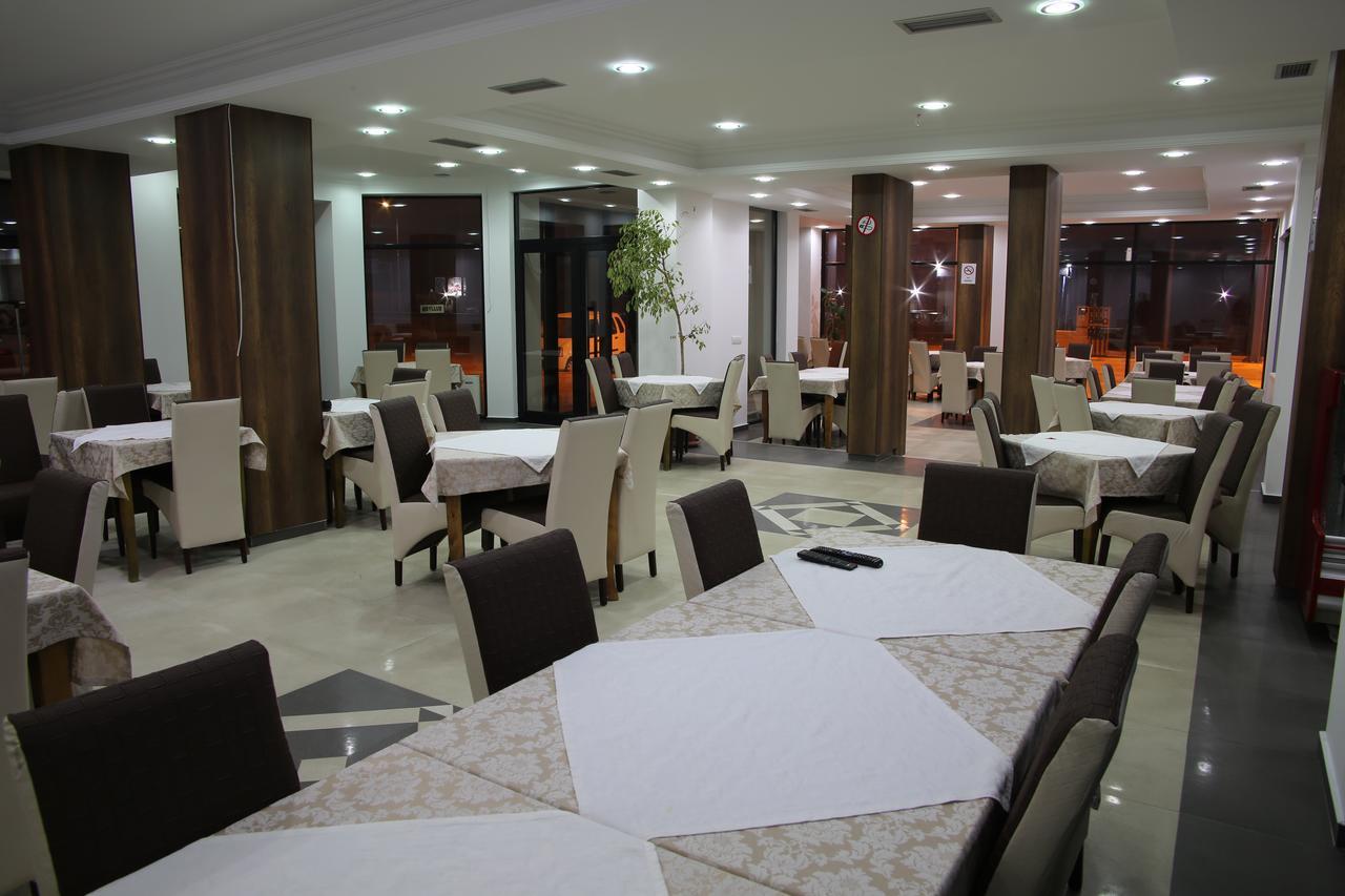 Hotel Rio Pristina Buitenkant foto