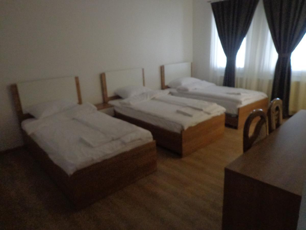 Hotel Rio Pristina Buitenkant foto
