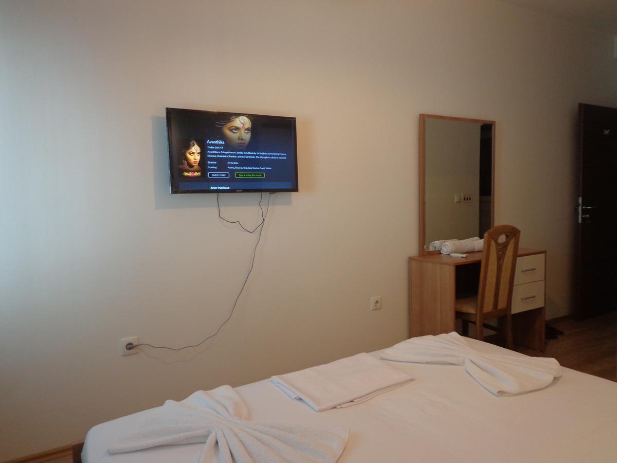 Hotel Rio Pristina Buitenkant foto