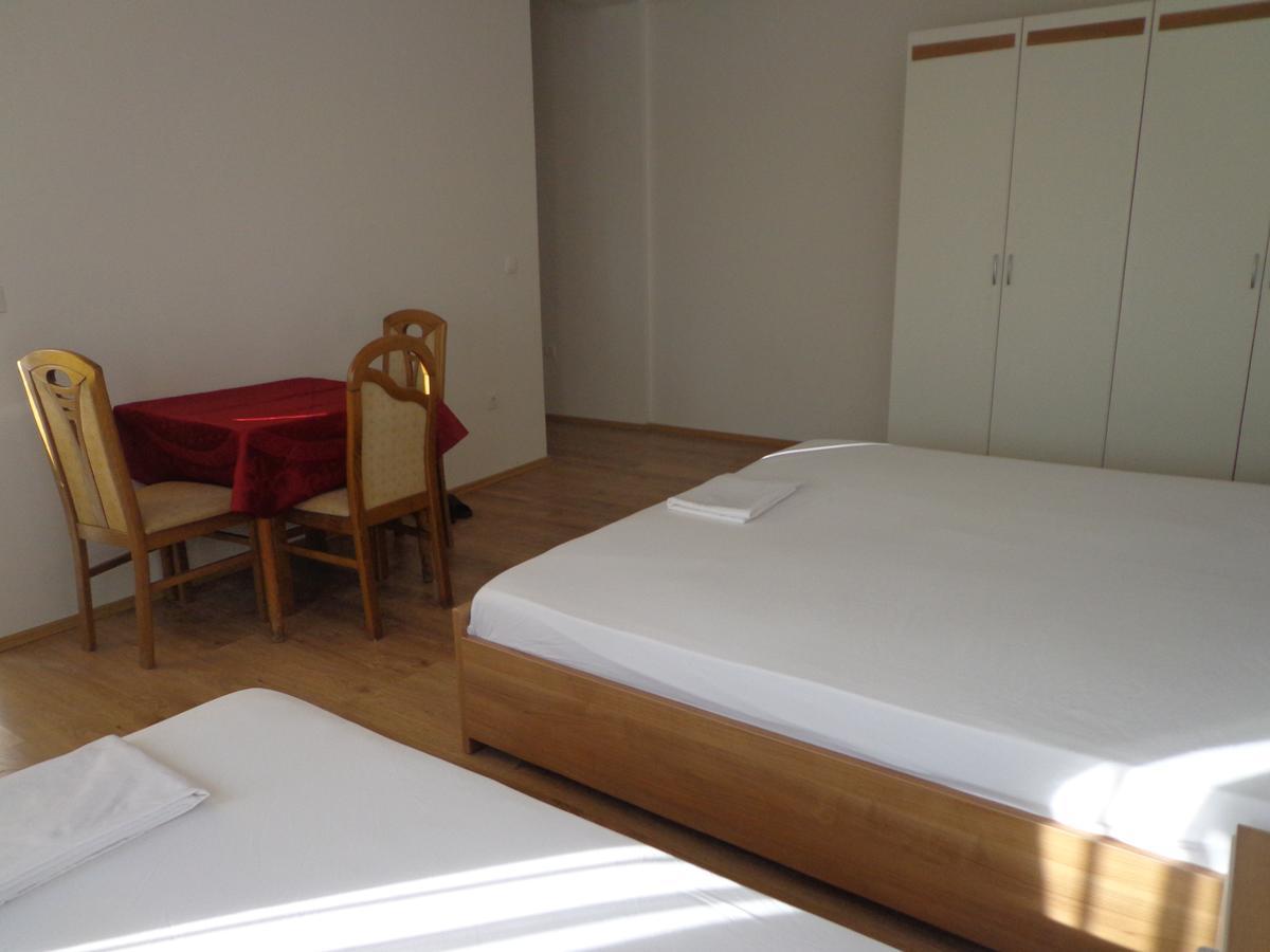 Hotel Rio Pristina Buitenkant foto