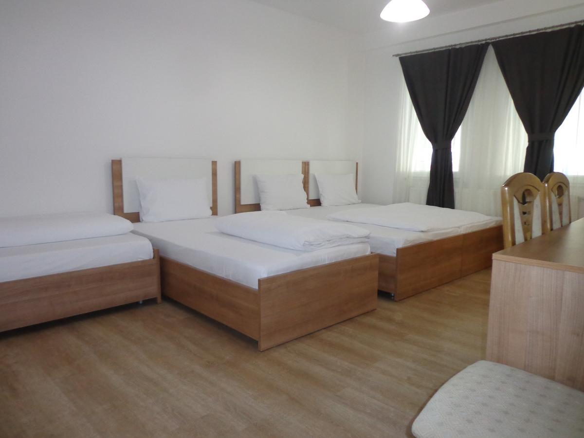 Hotel Rio Pristina Buitenkant foto