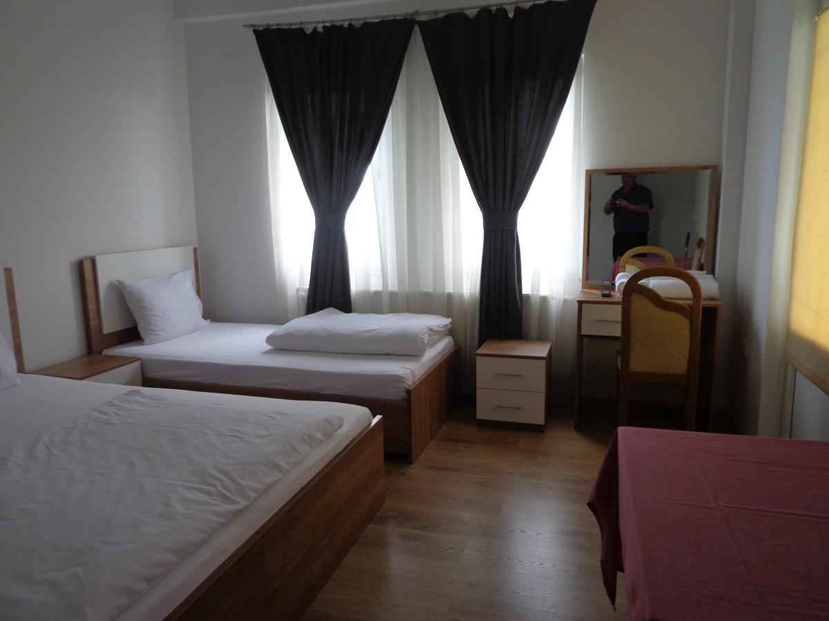Hotel Rio Pristina Buitenkant foto