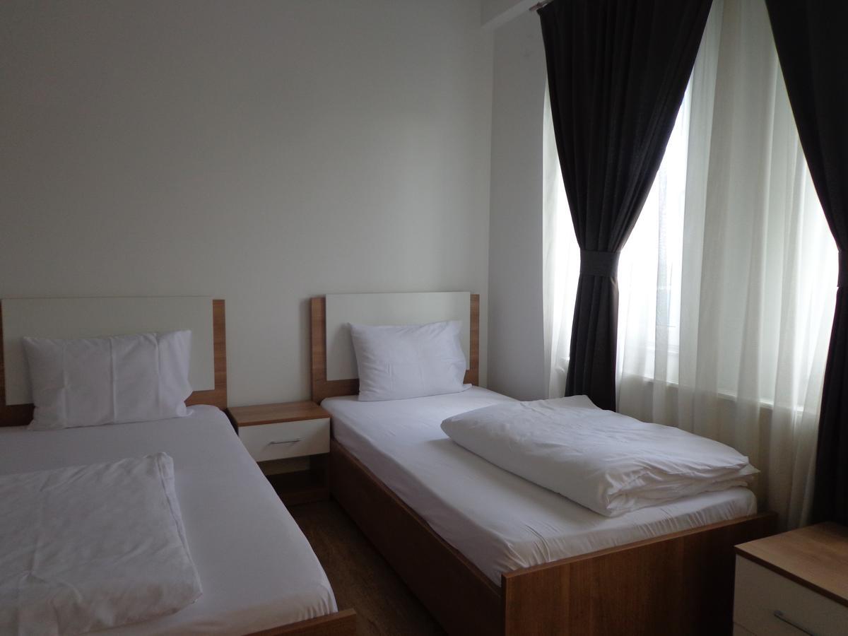 Hotel Rio Pristina Buitenkant foto