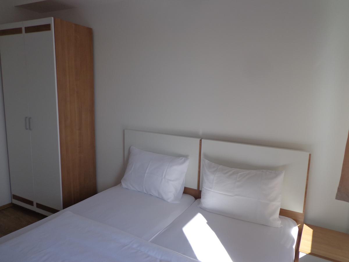 Hotel Rio Pristina Buitenkant foto