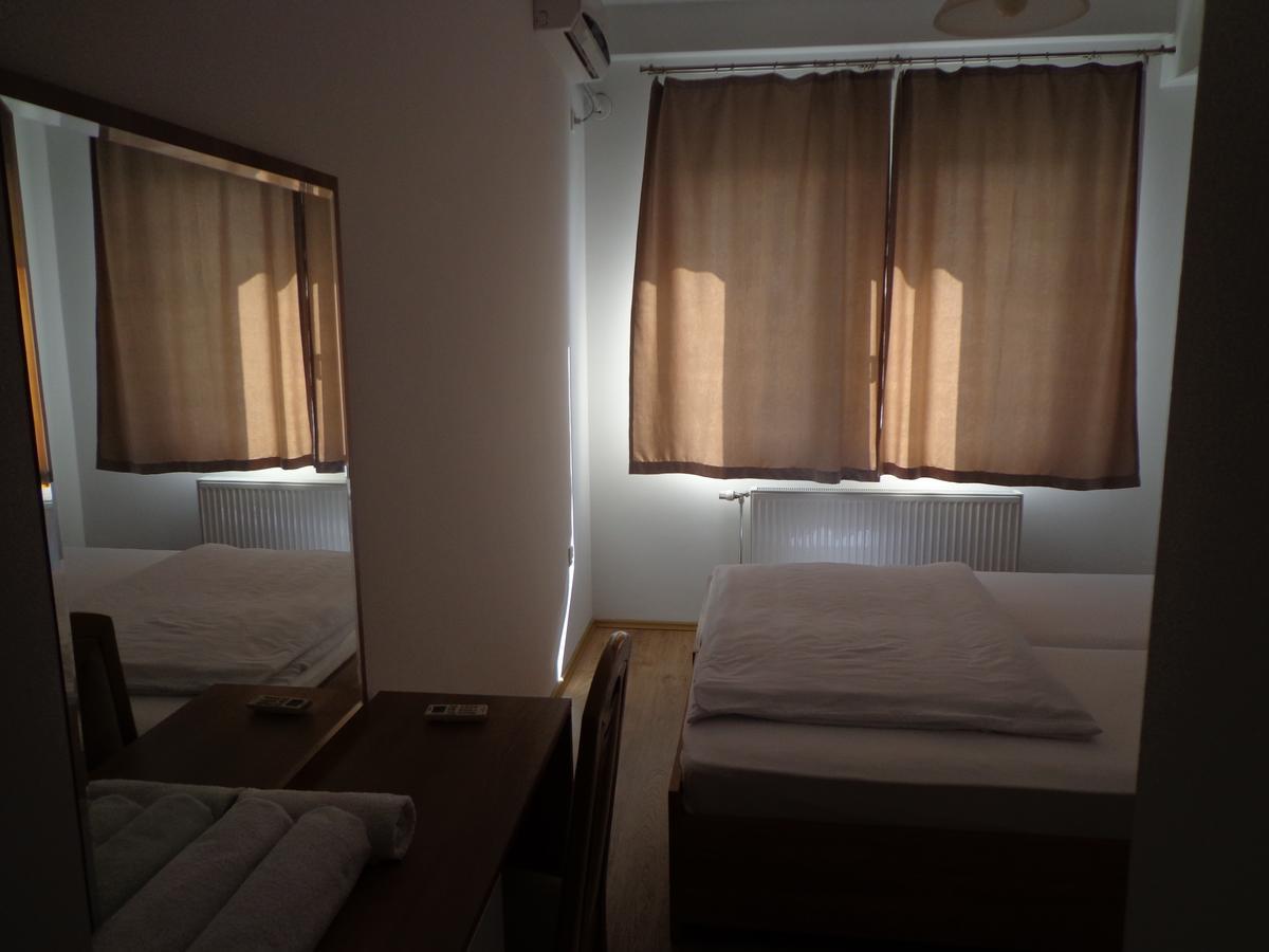 Hotel Rio Pristina Buitenkant foto