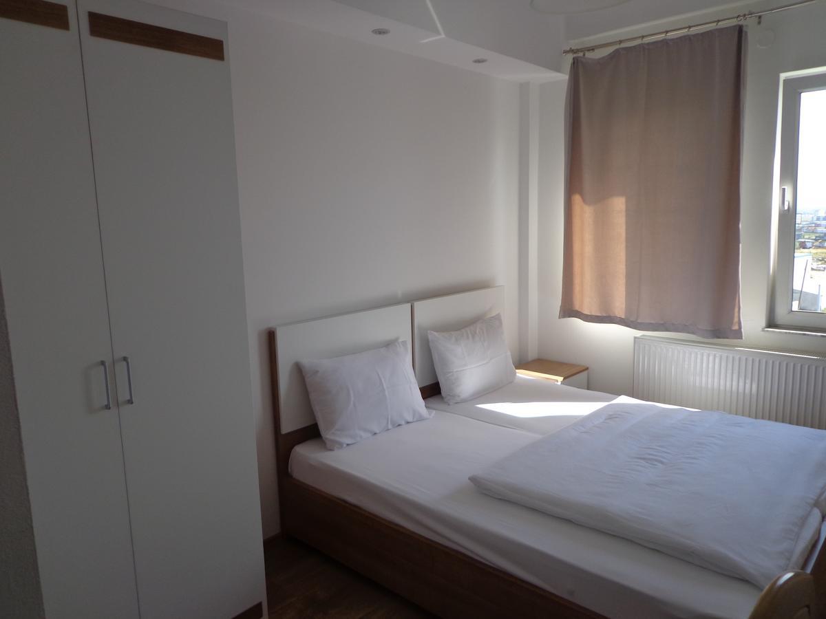 Hotel Rio Pristina Buitenkant foto