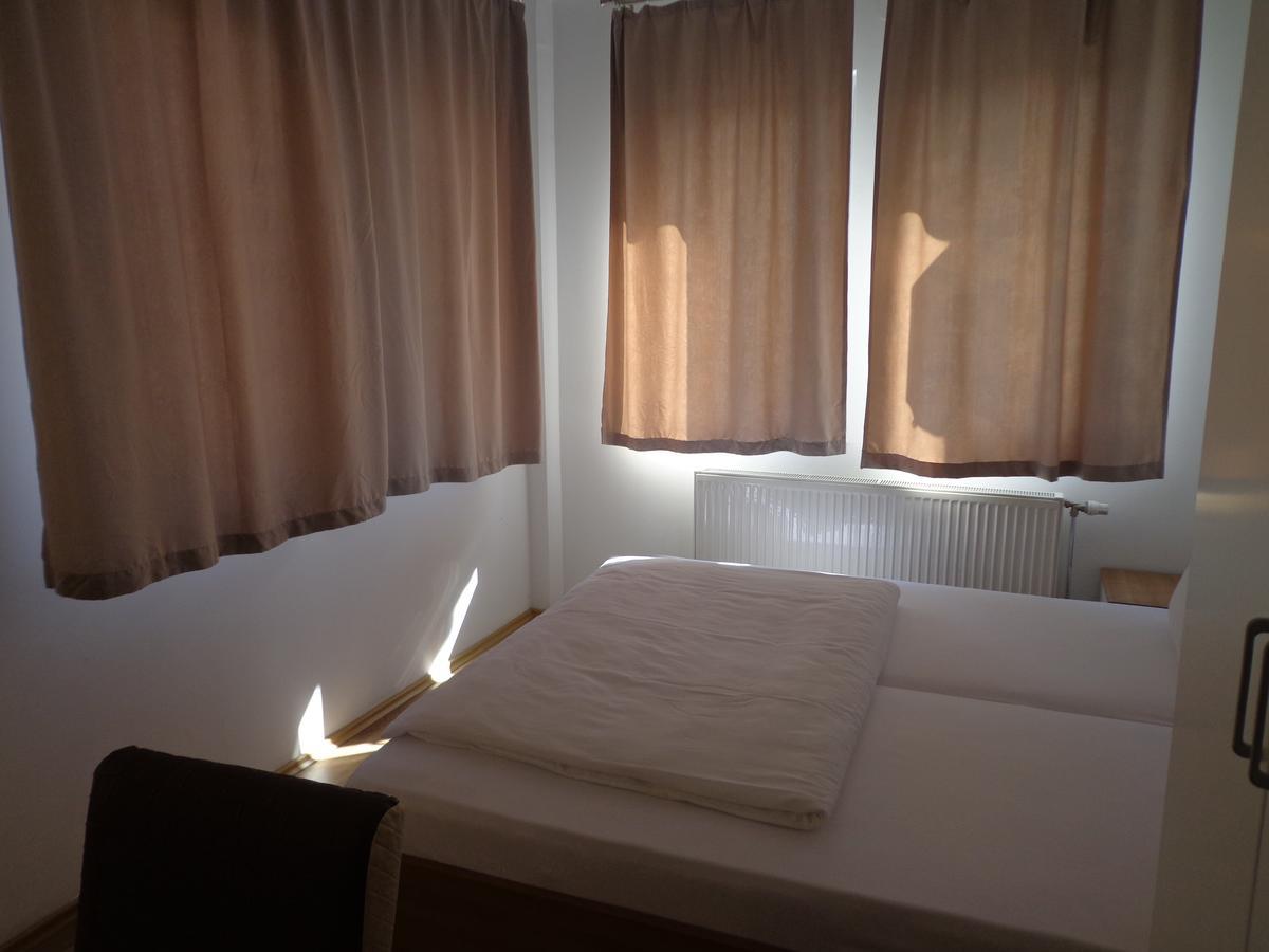Hotel Rio Pristina Buitenkant foto