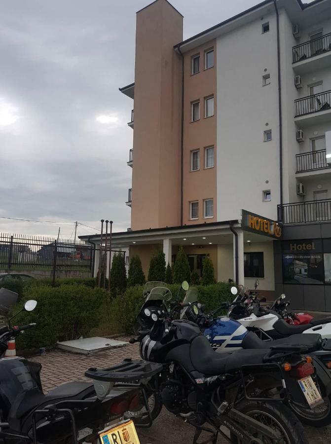 Hotel Rio Pristina Buitenkant foto